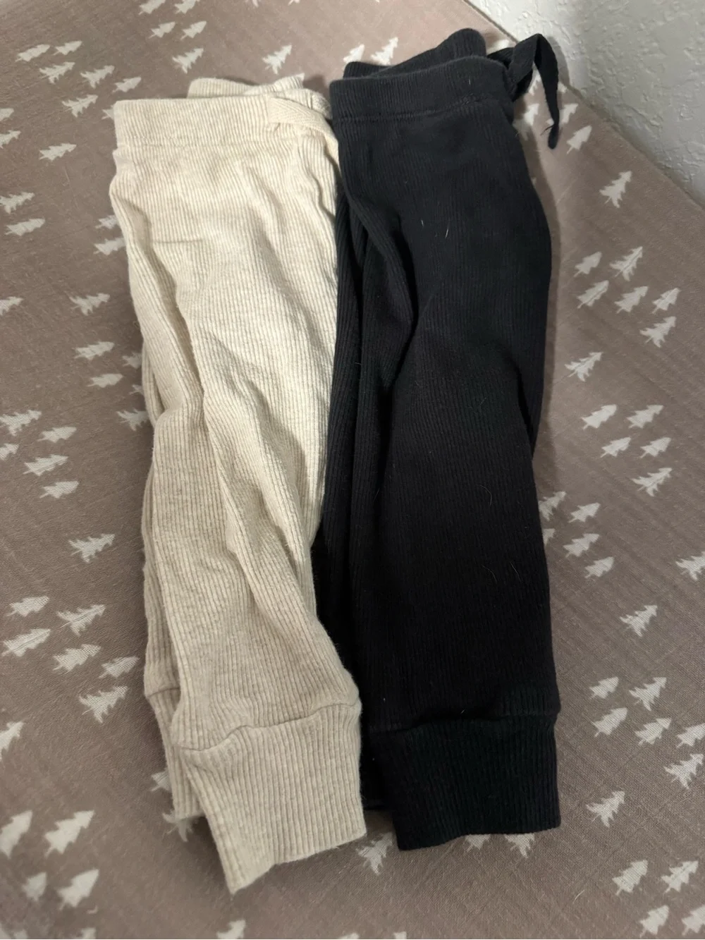 GAP Ribbed Baby Joggers in Cream and Black